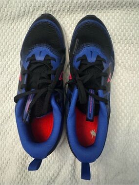 Nike Kids Black and Blue Sneakers with Pink Accents